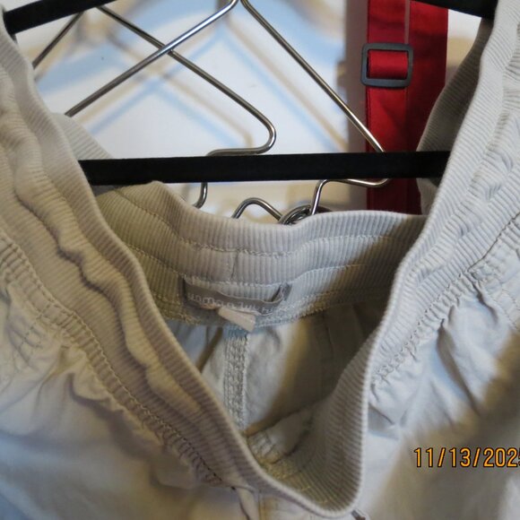 22W Woman Within Khaki with Embroidered flowers convertible Cargo/Utility Pant - Picture 4 of 5